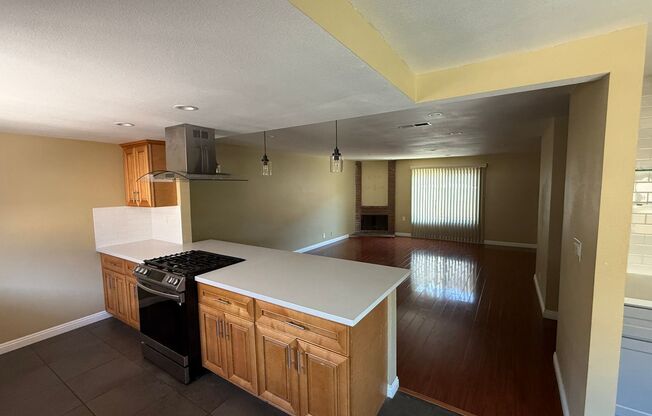 3 beds, 2.5 baths, 1,461 sqft, $3,300, Unit C