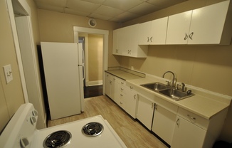 2 beds, 1 bath, $795, Unit # 2