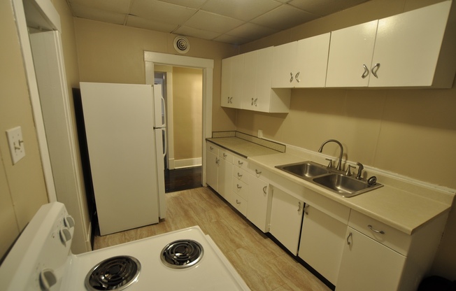 2 beds, 1 bath, $795, Unit # 2