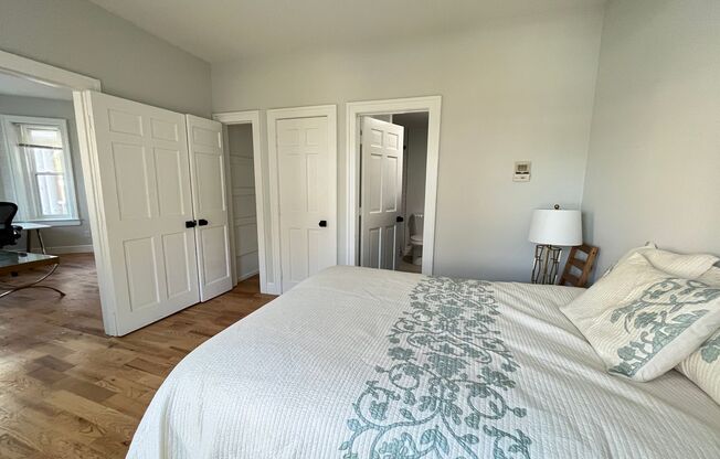 1 bed, 1 bath, $2,000, Unit 634 George 1