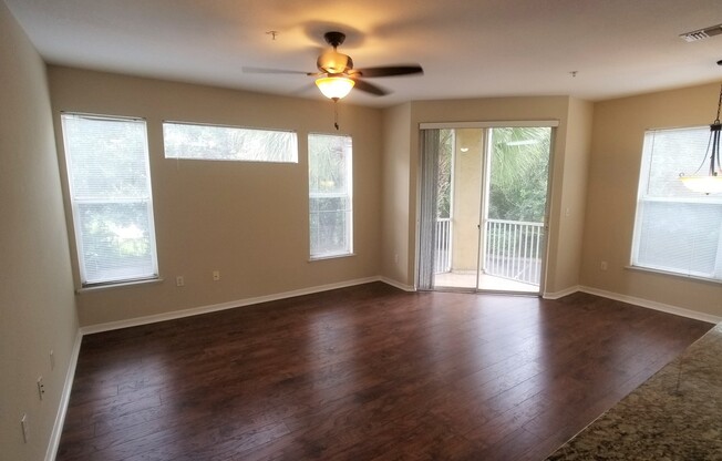 2nd Floor - Recently Renovated - 1 Bedroom 1 Bath for Lease