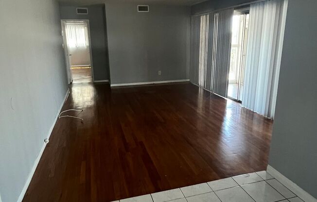 2 beds, 1 bath, $2,200