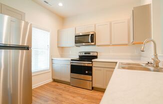 2 Bed/2.5 Bth Townhome -Close to Downtown Clayton!