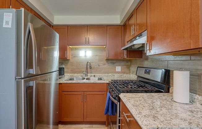 2 beds, 1 bath, $1,850, Unit # B