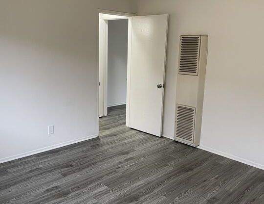 1 bed, 1 bath, $1,900, Unit 10