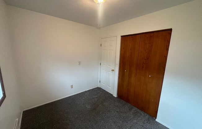 3 beds, 1 bath, $2,200