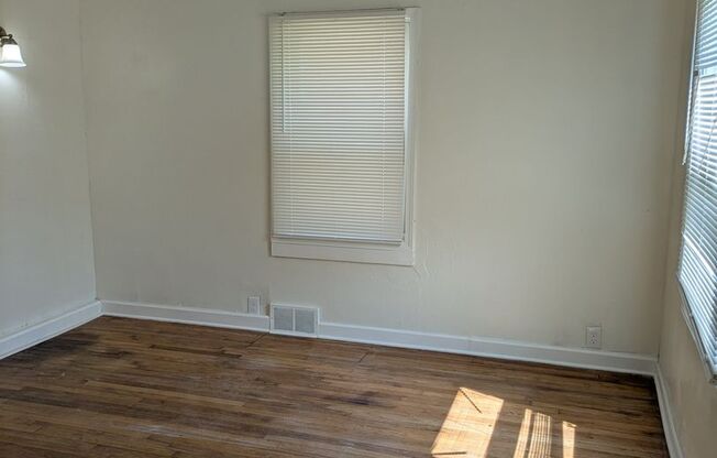 9809 Philip 3bed/1bath with formal dining room and new kitchen located in Outer Dr.- Hayes