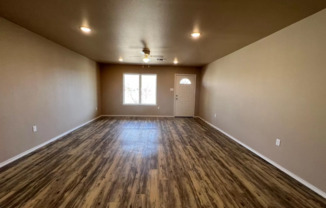 3 beds, 2 baths, $1,100