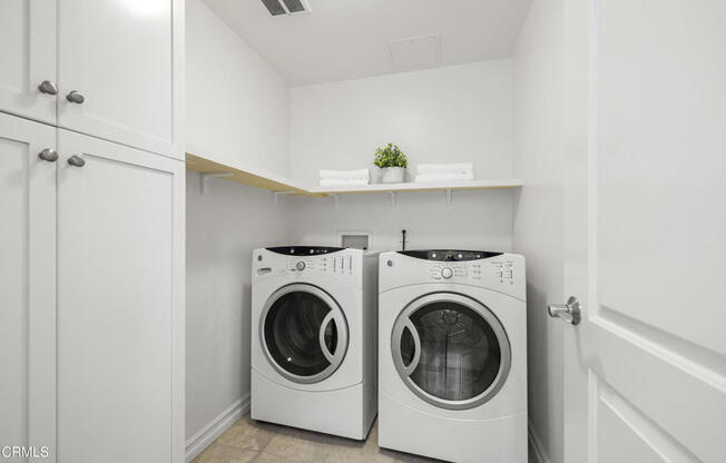 2 beds, 2 baths, 1,430 sqft, $4,000, Unit 611