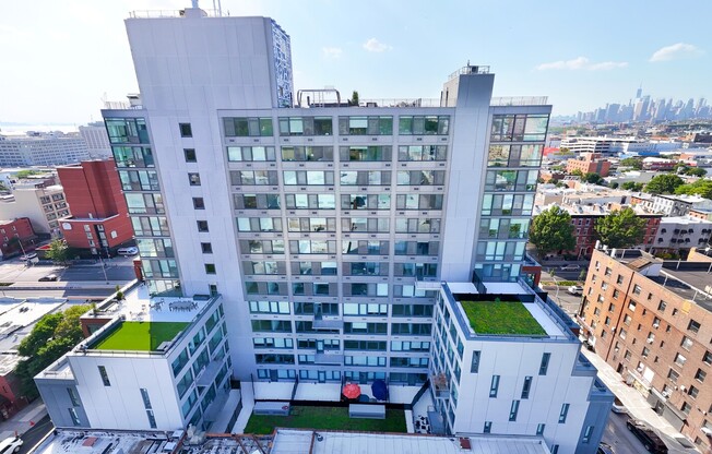 3 beds, 2 baths, $6,643, Unit 14K