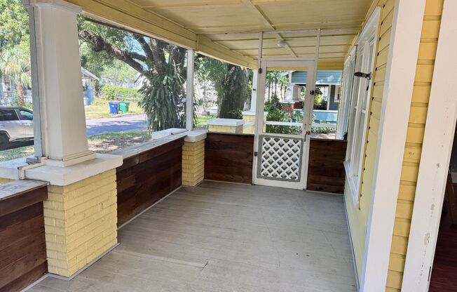 Historic and Delicately Remodeled 4/2 with HUGE Backyard available in Seminole Heights!