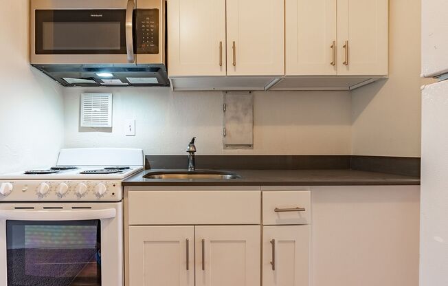 1 bed, 1 bath, 394 sqft, $1,295, Unit 01 - 409