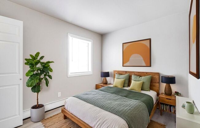 2 beds, 1 bath, 750 sqft, $1,049, Unit 2011 - F