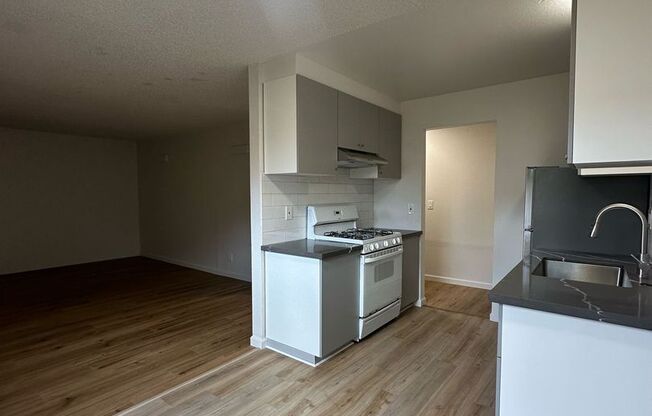 Introducing a newly remodeled charming 2-bedroom, 1-bathroom apartment in the heart of Hayward, CA.