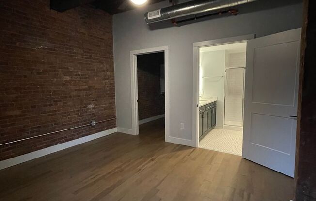 2 beds, 2 baths, 893 sqft, $2,300, Unit 123-318