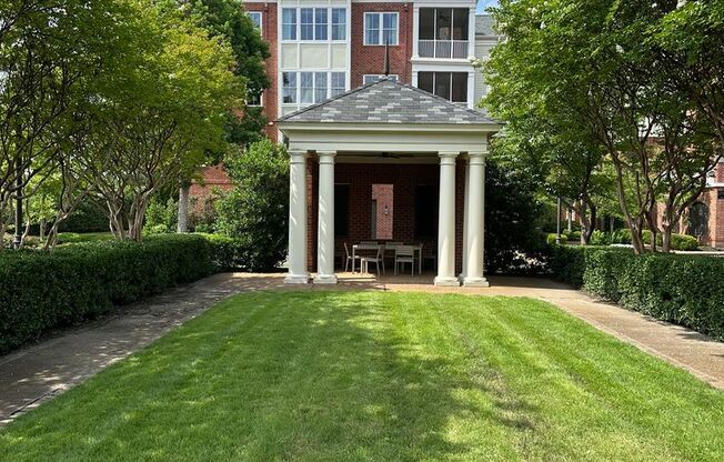 2 beds, 2 baths, $2,895