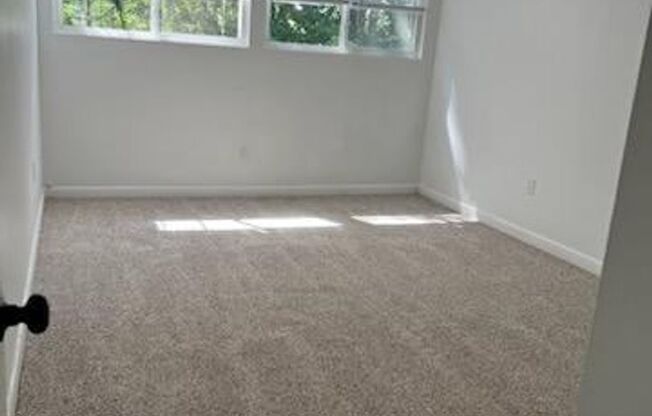 2 beds, 1 bath, 850 sqft, $895, Unit Apt. 21