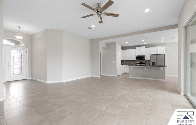 12 LYSANDER LN