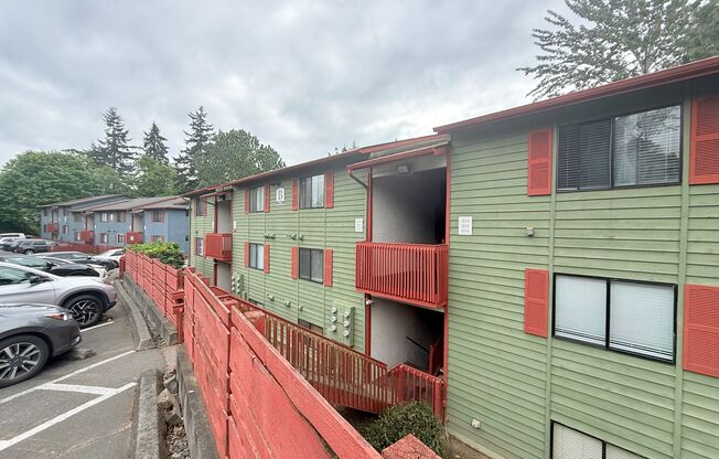 Redondo Terrace: Renovated Units, W/D in Unit, Private Balcony, Fireplace