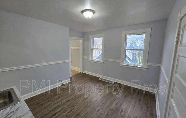 3111 W WALNUT ST