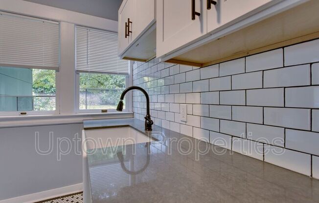 1005 SE 27 AVE