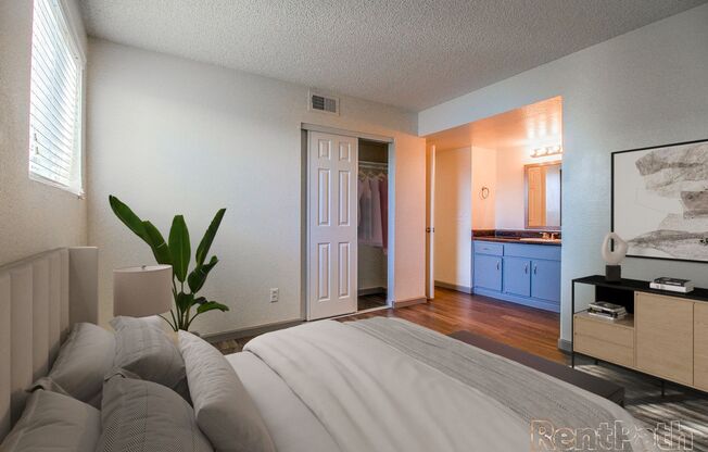 2 beds, 2 baths, 950 sqft, $999, Unit 218