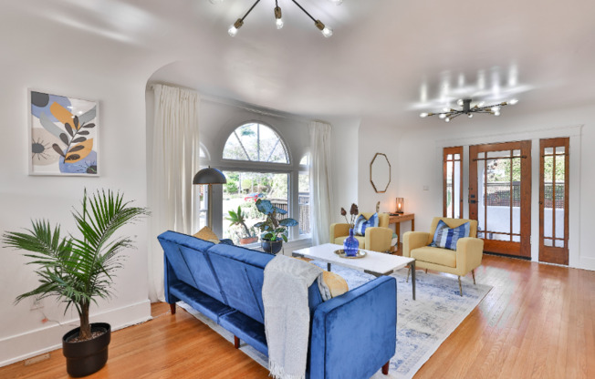 3407 N MTN VW DR