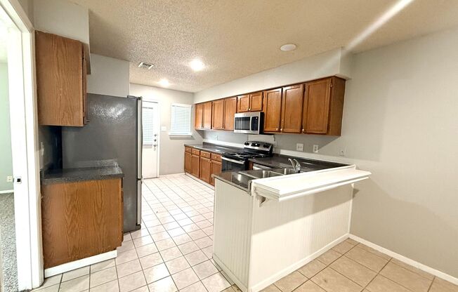 1021-1023 Vera Court