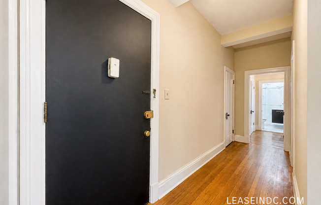 5402 CONNECTICUT AVE NW
