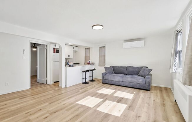 1 bed, 1 bath, 620 sqft, $995, Unit 126
