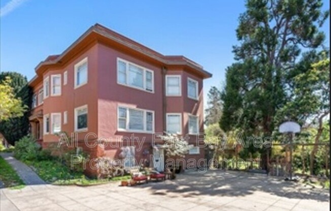 2632 HILLEGASS
