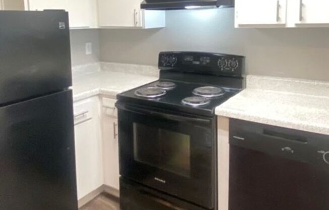 2 beds, 1 bath, 720 sqft, $1,295, Unit 03