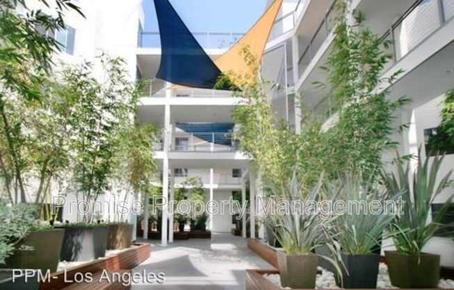 12837 Moorpark Street