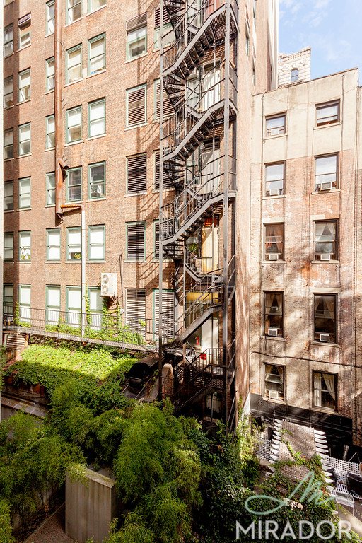 39 W 16 ST