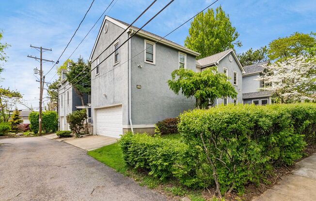 1231 Indianola Avenue