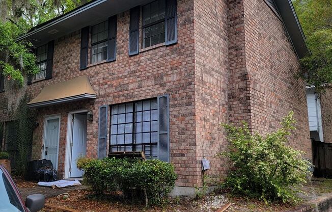 Nice Townhouse on Victory Dr