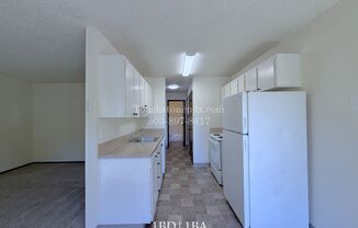 FREE ASSIGNED PARKING! Move-In Special of $500!!! 1 Bed / 1 Bath home in the Heart of Sellwood