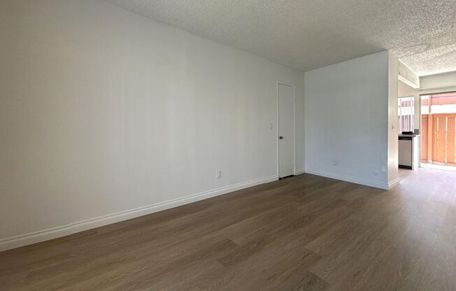 2 beds, 1 bath, 900 sqft, $2,145, Unit 158