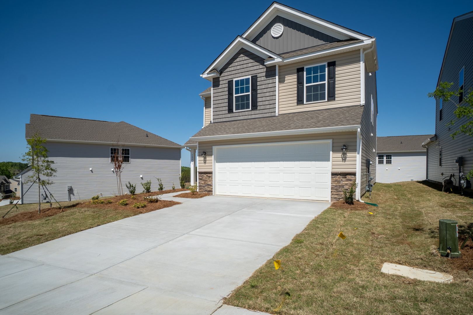 Stunning New Smart Home Palisades Area!