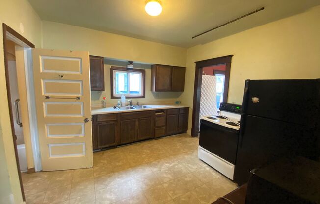 2 beds, 1 bath, $850