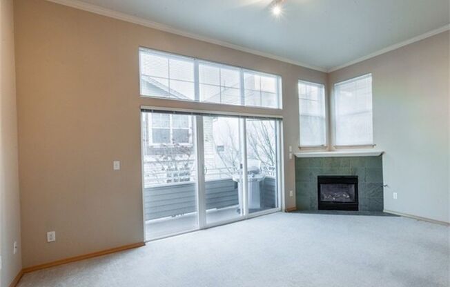 3 beds, 2.5 baths, $3,300, Unit #A