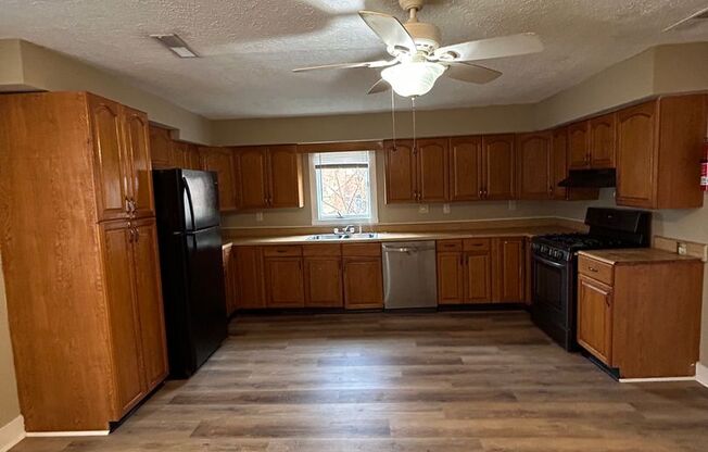 3 beds, 1 bath, $1,200