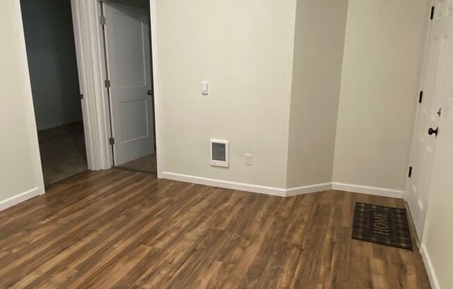 2 beds, 1 bath, 900 sqft, $1,550