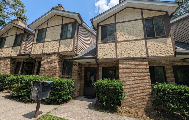 Charming  two story , 2 bedroom, 2.5 bath Condo located the Stratfordshire community !