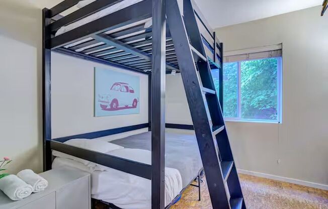 Studio, 1 bath, 200 sqft, $825