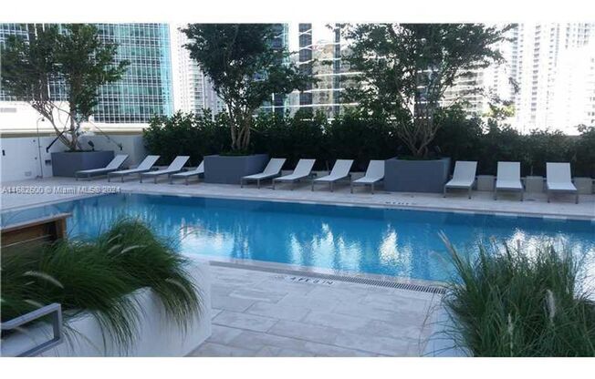 2 beds, 2 baths, 997 sqft, $4,990, Unit 1300 Brickell Bay Dr # 26-03