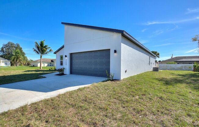 Deposit-Free! Modern, energy efficient home with ALL of the upgrades! North Port, FL