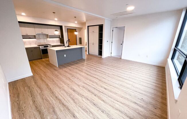 1 bed, 1 bath, 708 sqft, $3,295, Unit 406