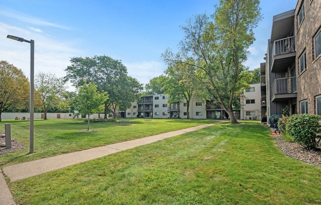1 bed, 1 bath, 720 sqft, $1,345, Unit 103