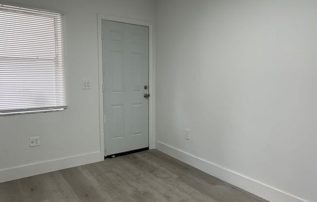 2 beds, 1 bath, 750 sqft, $1,800, Unit 5200-24